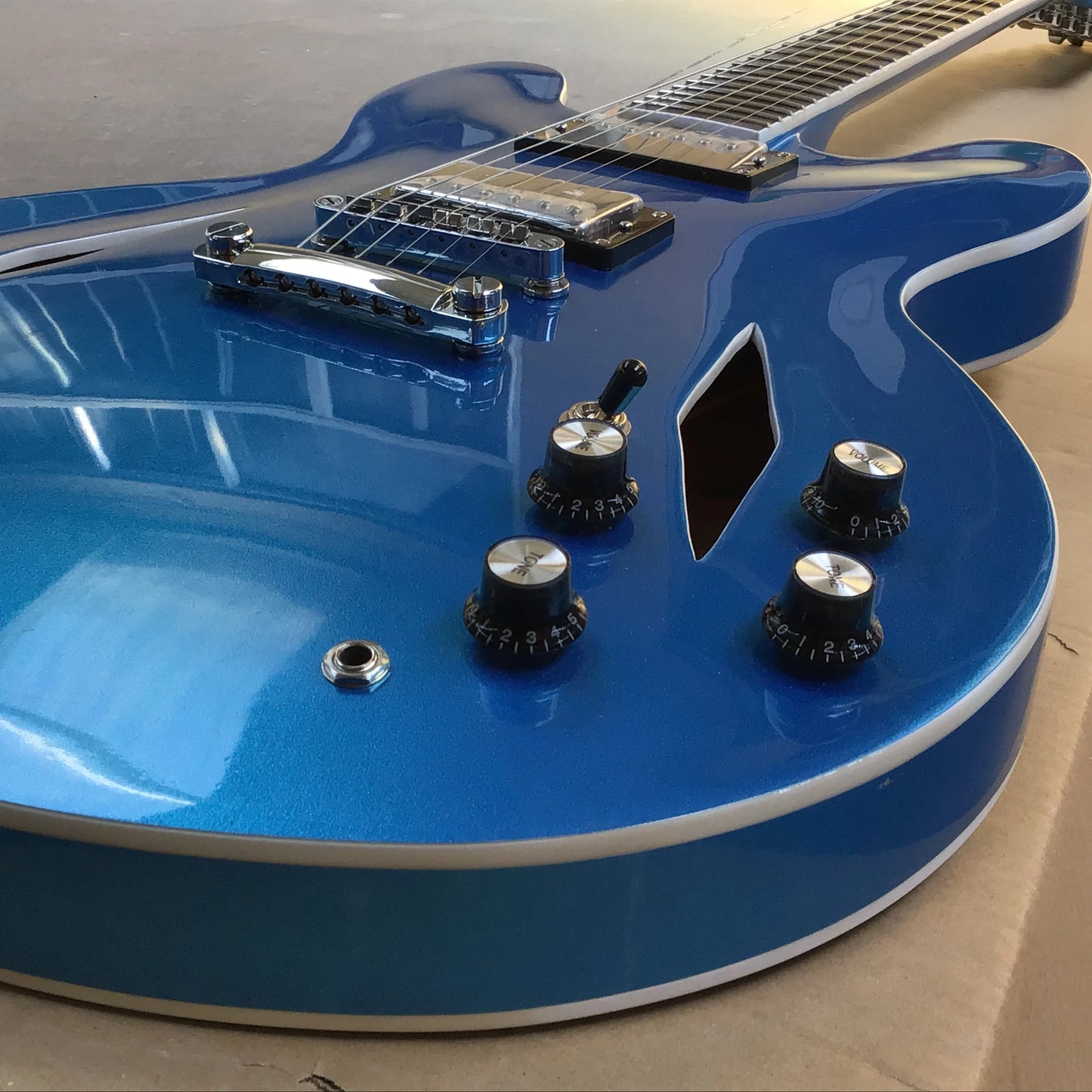 Metallic Semi-hollow and Double Diamond Holes Jazz Electric Guitar