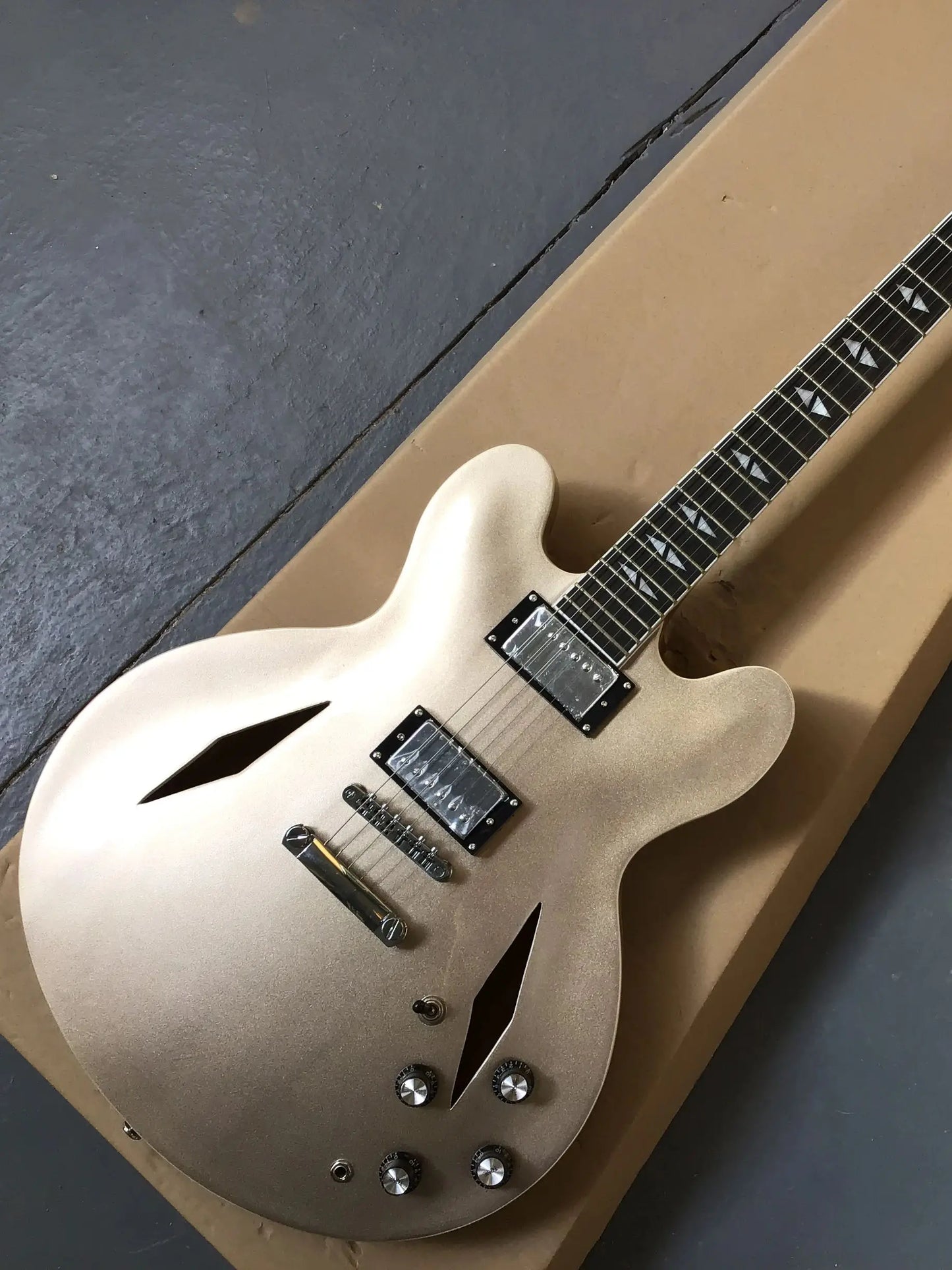 Metallic Semi-hollow and Double Diamond Holes Jazz Electric Guitar
