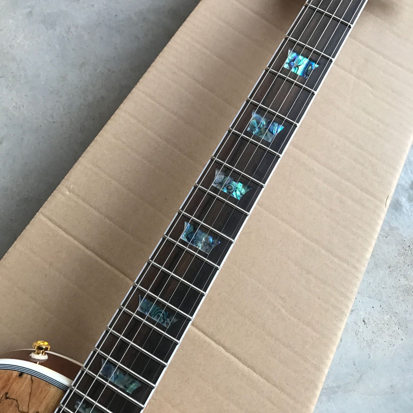 Free Delivery, Decaying Wood Guitar, Gold Hardware, Log Color Guitar, Color Can Be Customized