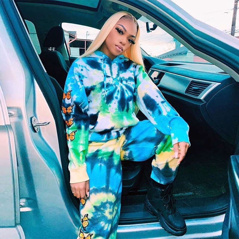 Darlingaga Streetwear Butterfly Print Tie Dye Tracksuit Women 2 Piece Set Fashion Hoodie and Sweatpants Matching Sets Sportswear