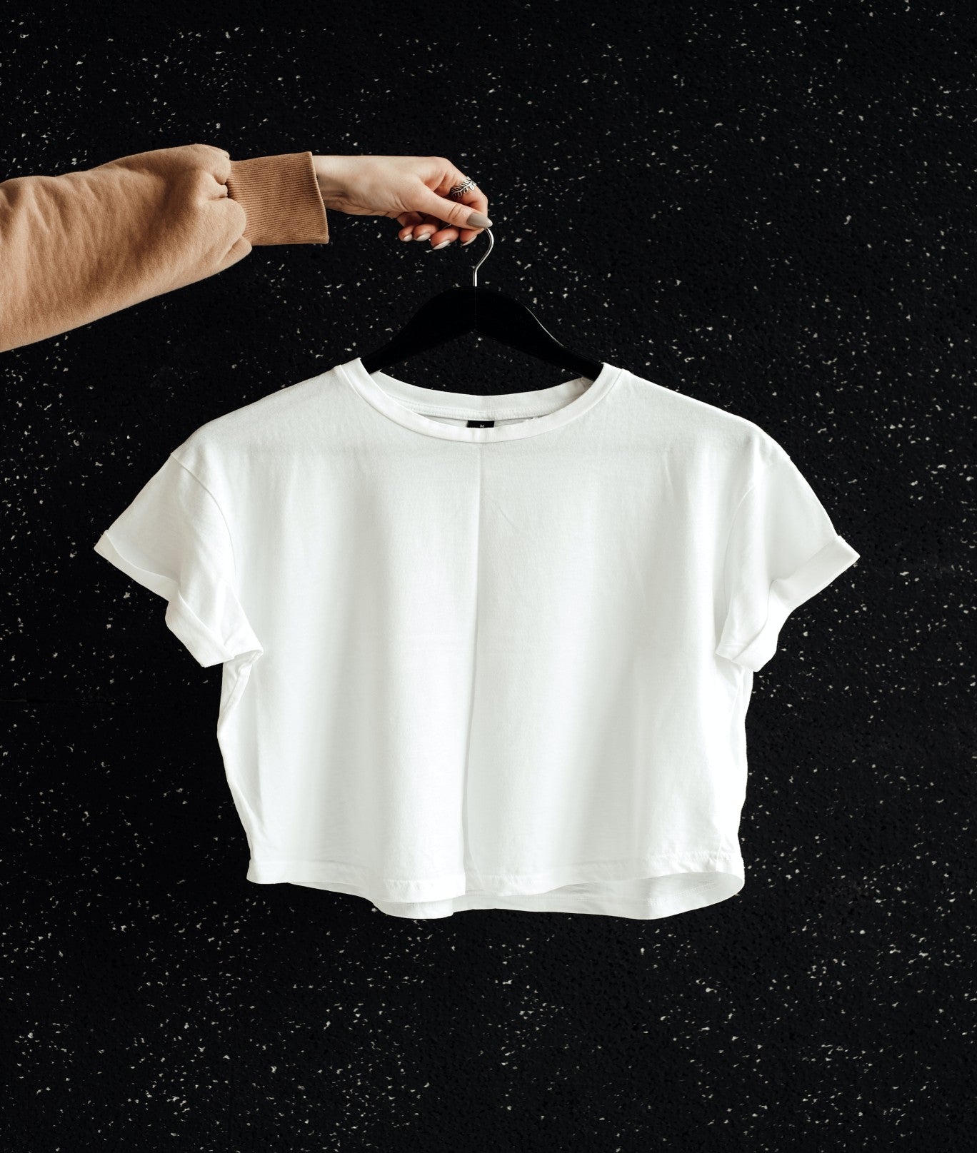 WOMEN'S TOPS