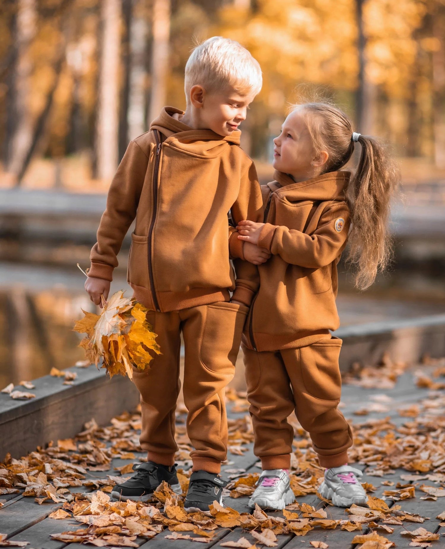 CHILDREN'S APPAREL