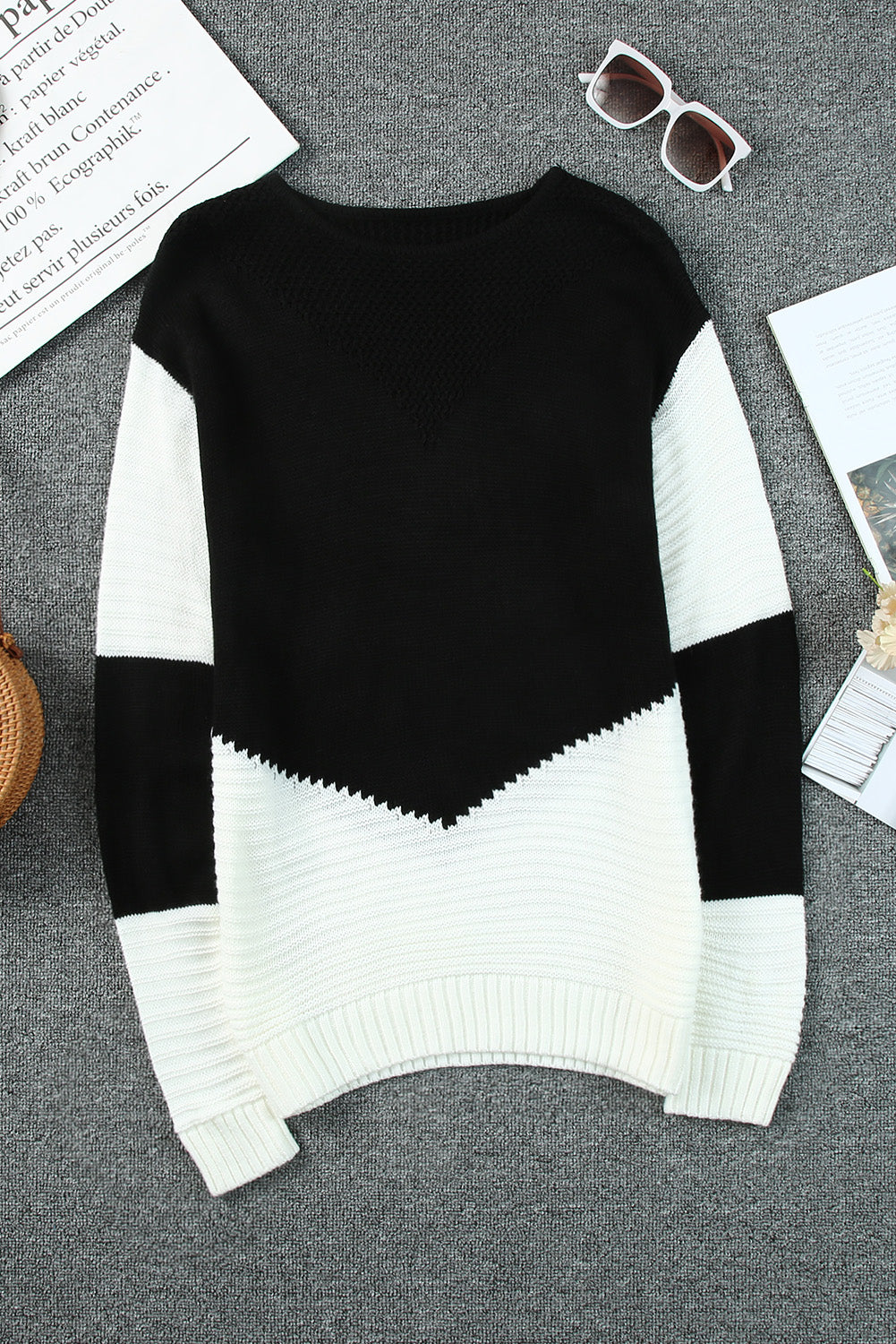 Black & White Colorblock Casual Chevron Pullover Sweater