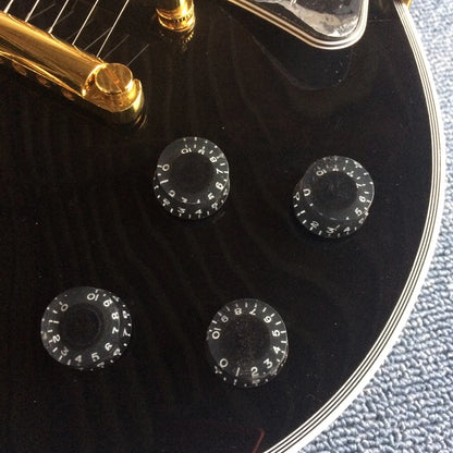 Customized Les Paul Model Electric Guitar with Golden Hardware
