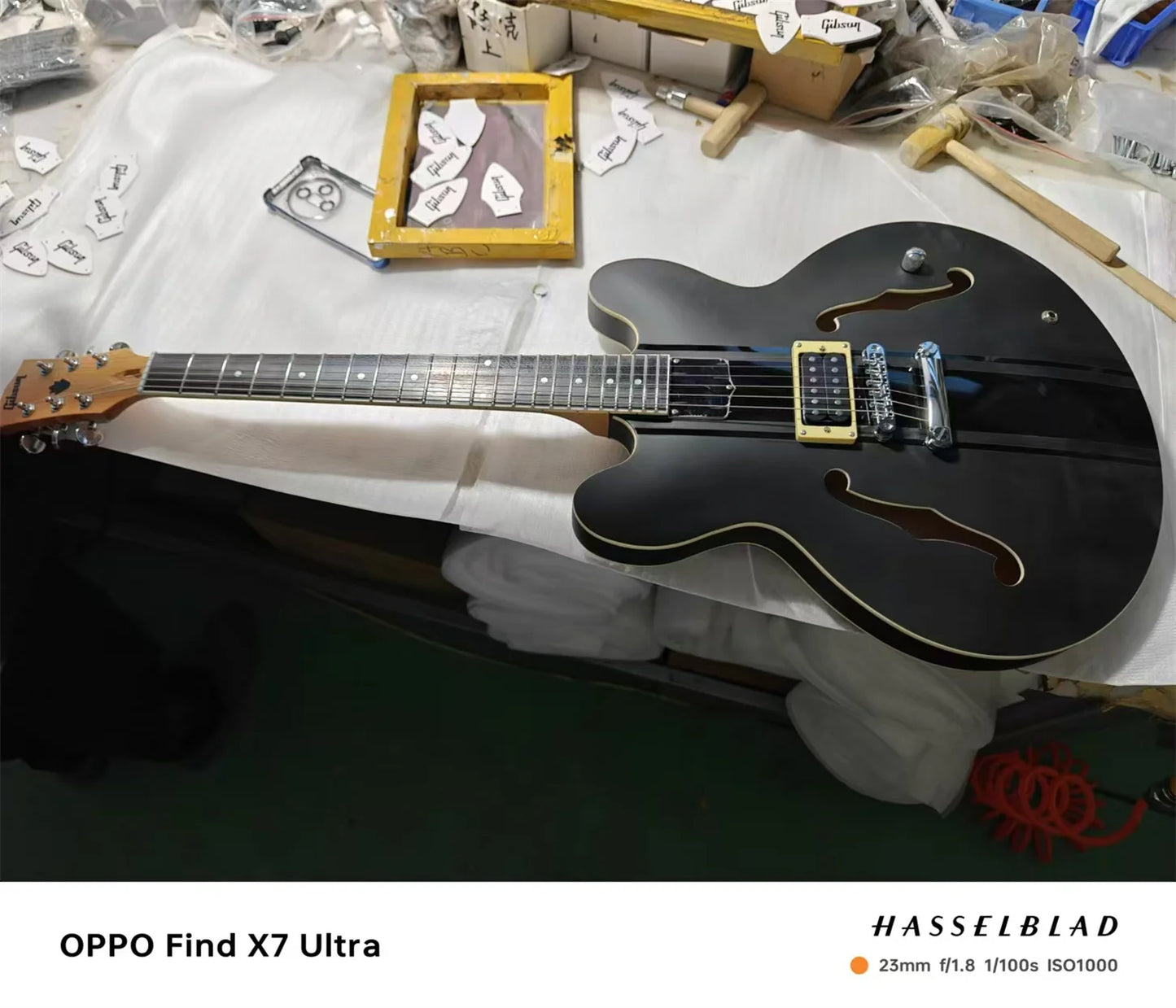 High quality ESA 333 6-string Semi Hollow Electric Guitar - Black