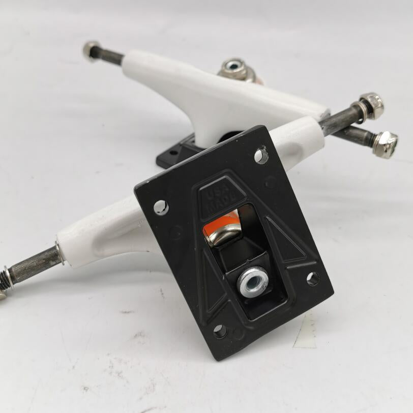 Original 5Inch THUNDER Skateboard Trucks Hollow Good Quality Professional Level Skateboard Truck