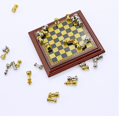 1/6 1/12  Doll House Simulation Miniature Mini Chess Toy King  Model Decor